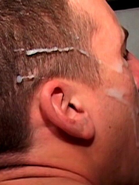 Twink Dorian Jensen cums hard while getting fucked by two studs