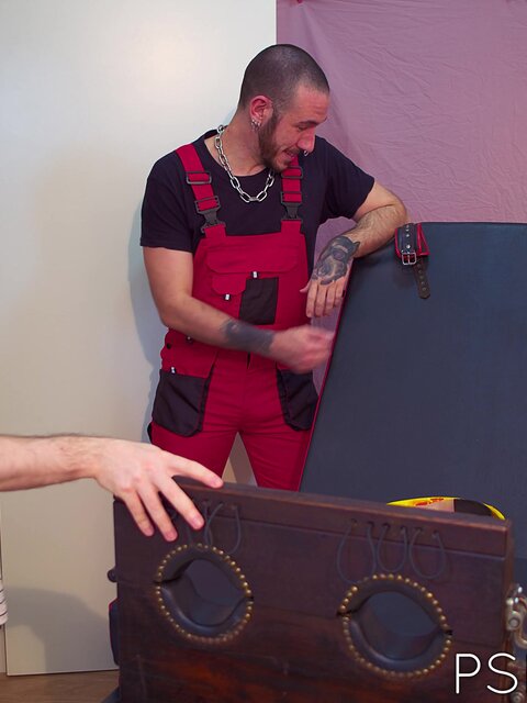 Roc gets his feet worshipped and tickled after Matteo ties him up nice and tight