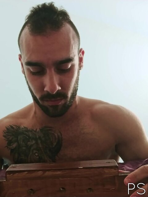 Leon and Matteo explore bondage and foot fetish play