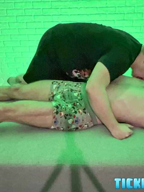 Scott Hardy gets tied to the couch and edged by Matt’s mouth and hands