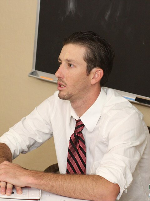 Dean Holland cheats on his boyfriend with teacher Danny Brooks