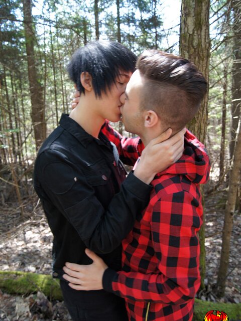 Zac Hunter breeds Daniel Tanner raw inside the cabin