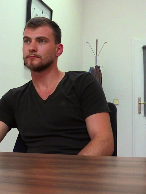 A Slovakian cook gets a deep blowjob and rides a big cock for cruise job