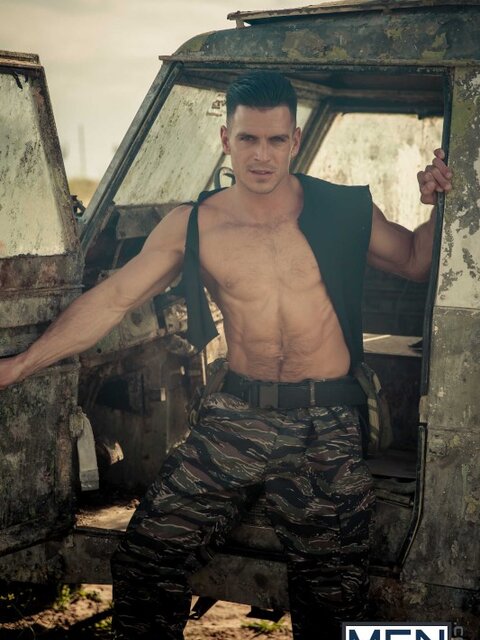 Paddy O'brian and Gabriel Vanderloo turn military tension into a rough outdoor hookup