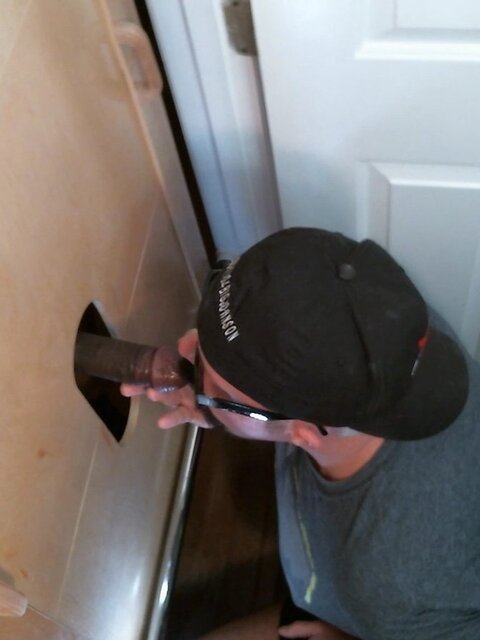 Sweet Stud Gets His Cock Swallowed