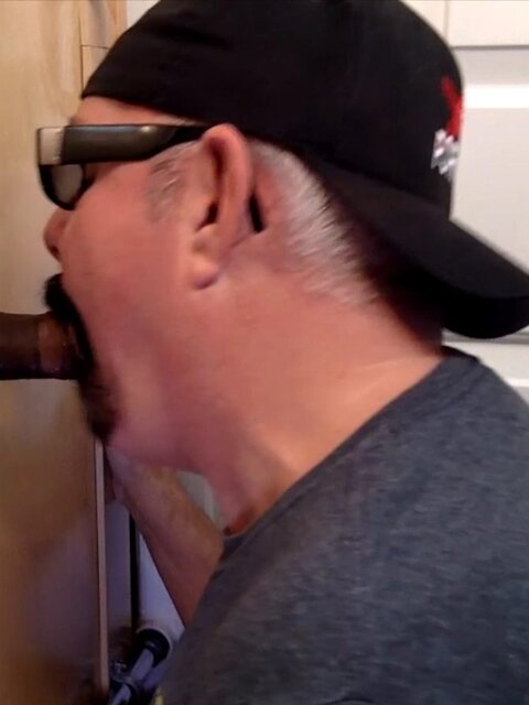 Sweet Stud Gets His Cock Swallowed