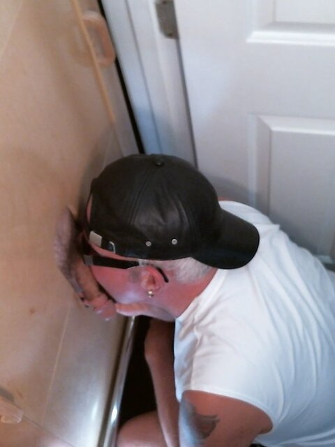 Hot Chap Blowing a Cock