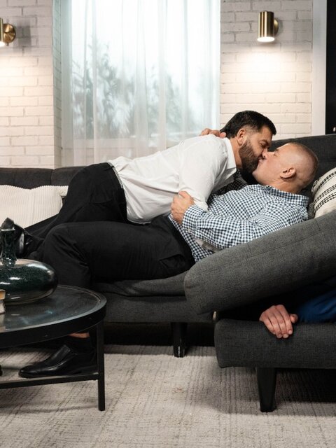 Dominic Pacifico brings Ed Steel home for a secret silver fox fuck