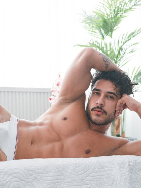 Caio Rodrigues Marcus Felix and Rodrigo Silva share a 3-way flip fuck