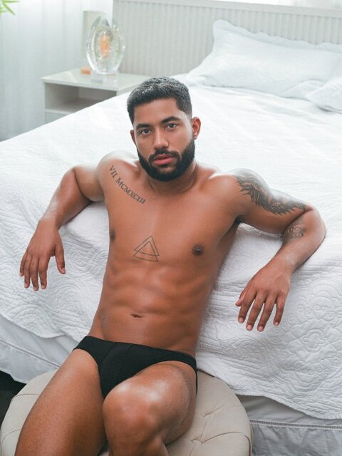 Caio Rodrigues Marcus Felix and Rodrigo Silva share a 3-way flip fuck