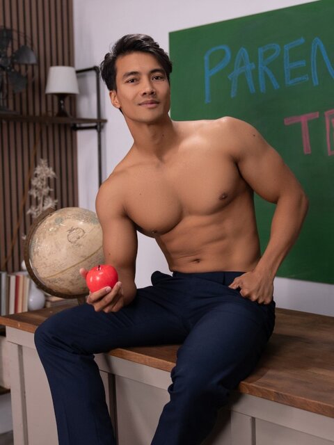 Draven Navarro flirts with Ken Ott until Cherry Kiss returns and joins the lesson