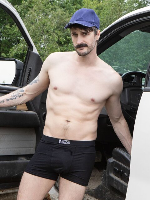 Angel Elias pulls over with Seb Leblan and turns a roadside break into rough sex