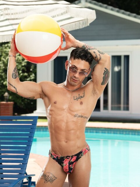Rocky Unleashed picks up Siren Santiago for a hot poolside pounding