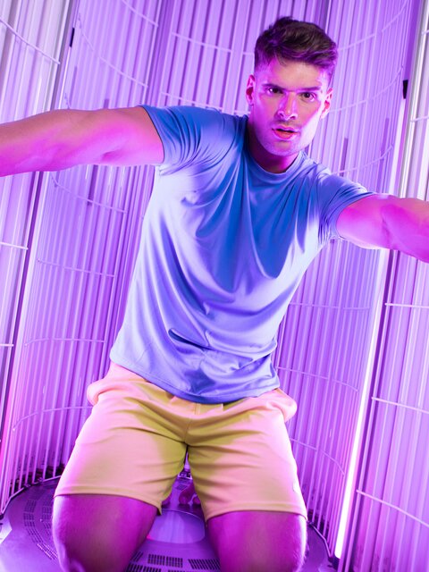 Malik Delgaty turns his tanning booth visit into a raw session with Mateo Zagal