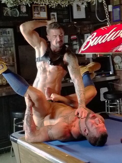 Hugh Hunter gets fucked by Dolf Dietrich